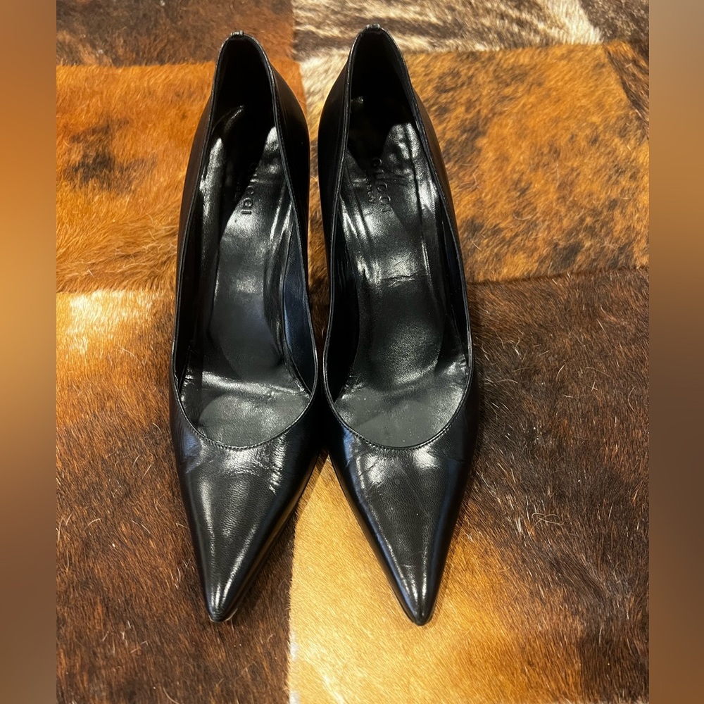 Vintage Gucci Charm Logo Heels